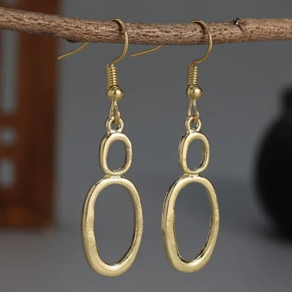 Elegant 14k Gold Plated Abstract Circle Design Dangle Earrings - Picture 1 of 3